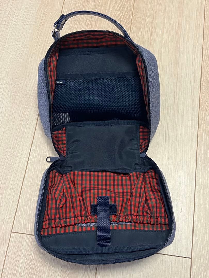 【気まぐれセール中】familiar ファミリア　おむつポーチ