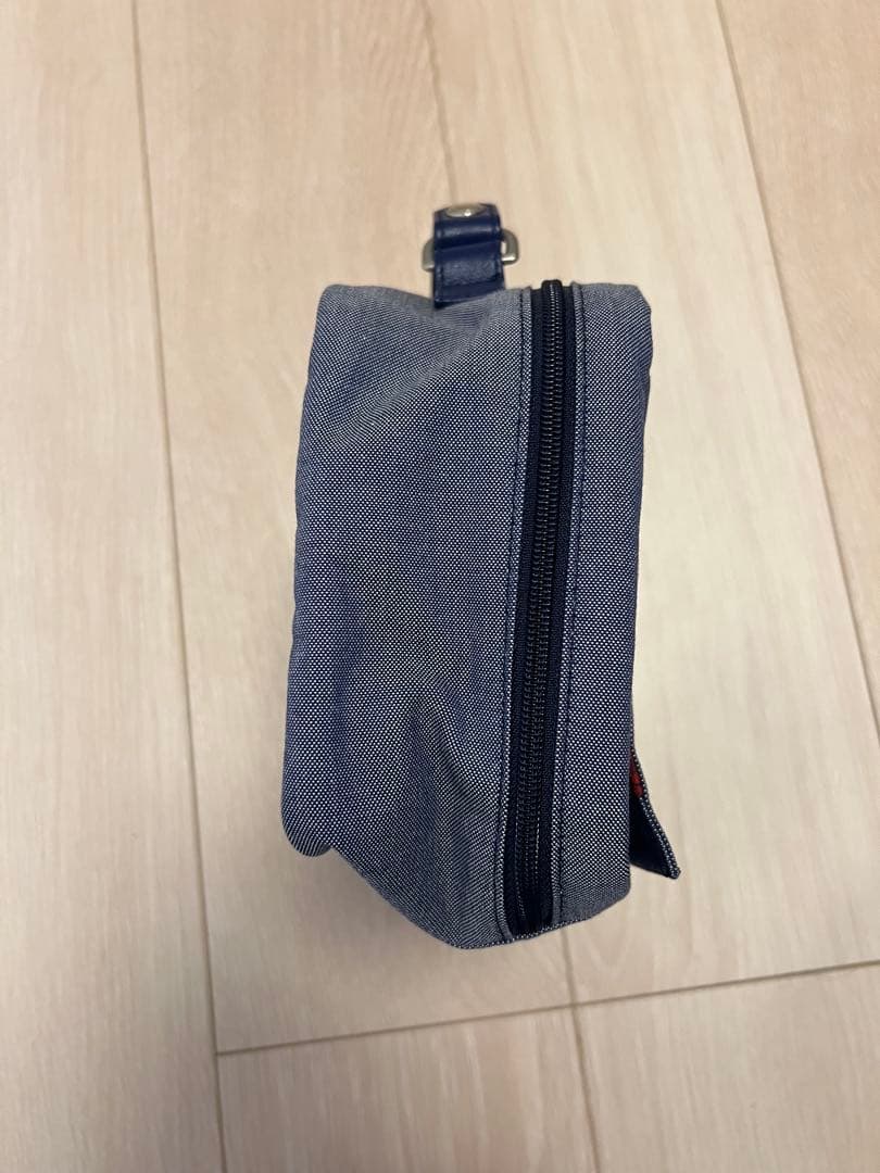 【気まぐれセール中】familiar ファミリア　おむつポーチ