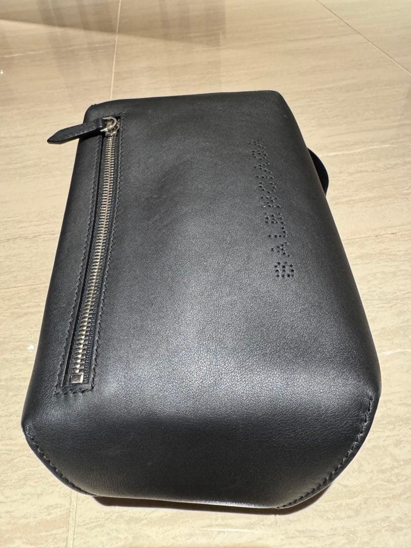 BALENCIAGA ブラックレザー ウエストポーチ