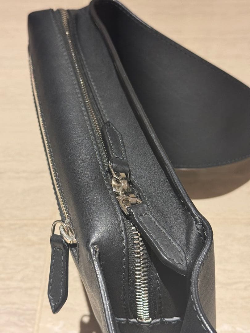 BALENCIAGA ブラックレザー ウエストポーチ