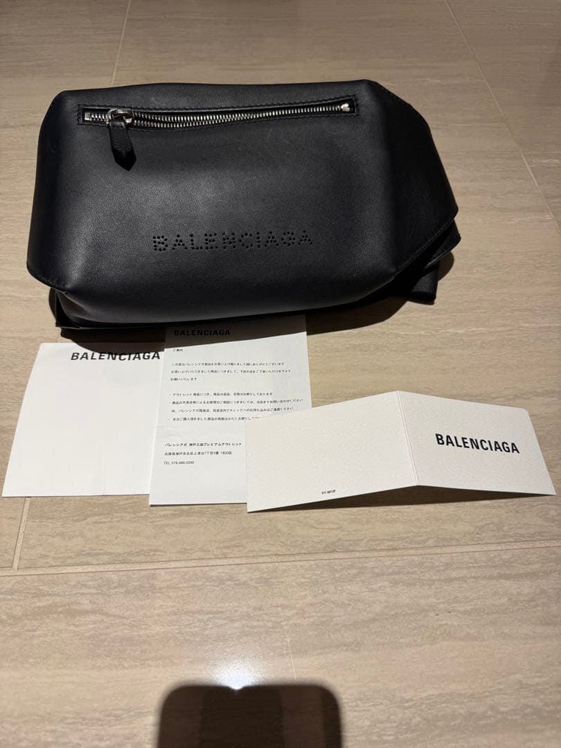 BALENCIAGA ブラックレザー ウエストポーチ