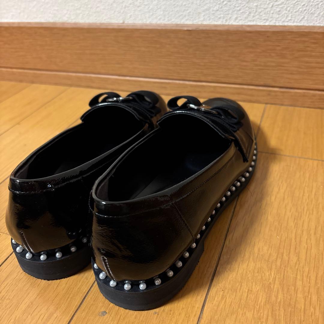 DIANA リボン付きエナメル パールローファー