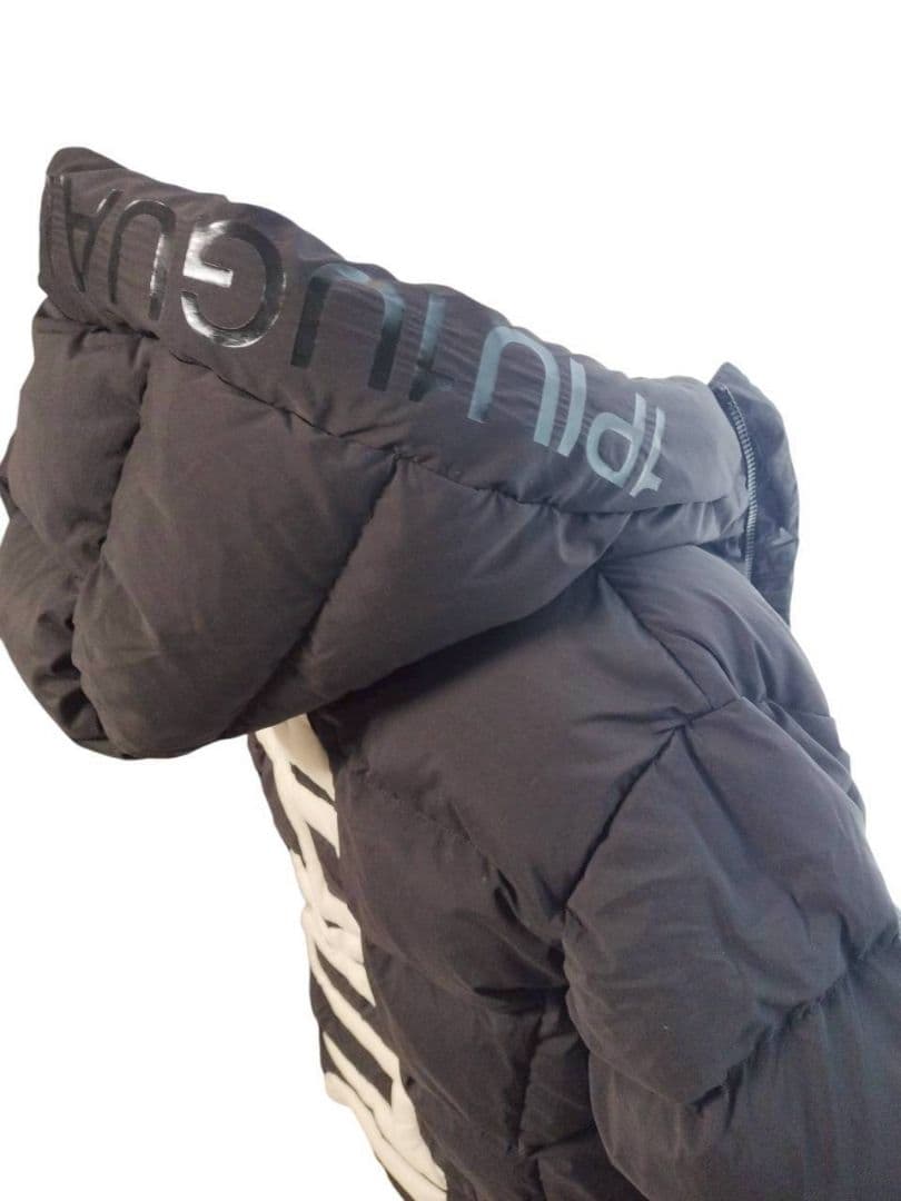 125 1piu1uguale3 ウノピュウノウグァーレトレ RELAX ロゴ