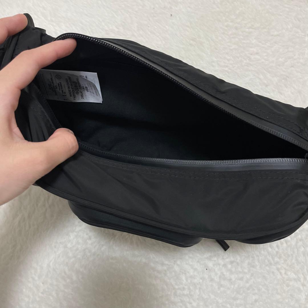 【極美品】アディダスバイステラマッカートニー ボディバッグ　ブラック　ロゴ