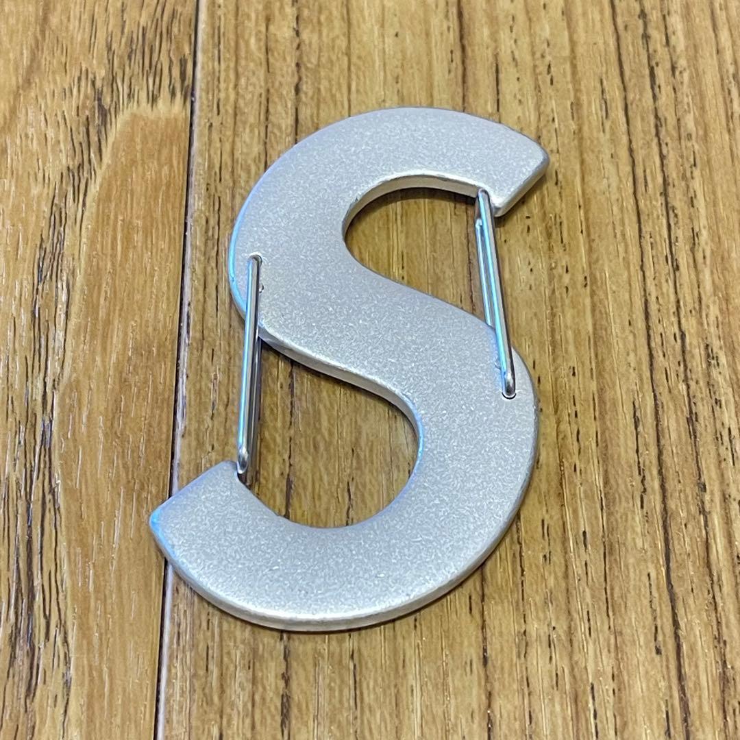 Supreme シュプリームNite Ize S Logo Keychain