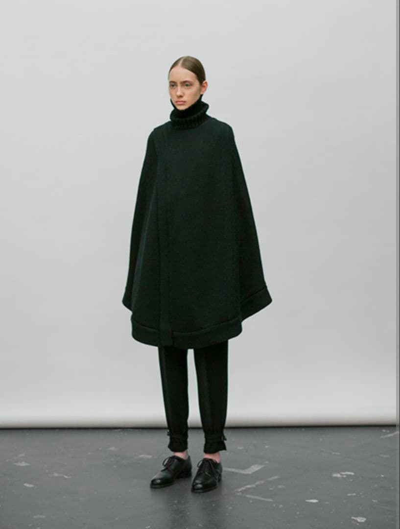 t*a様 HYKE ニットポンチョ