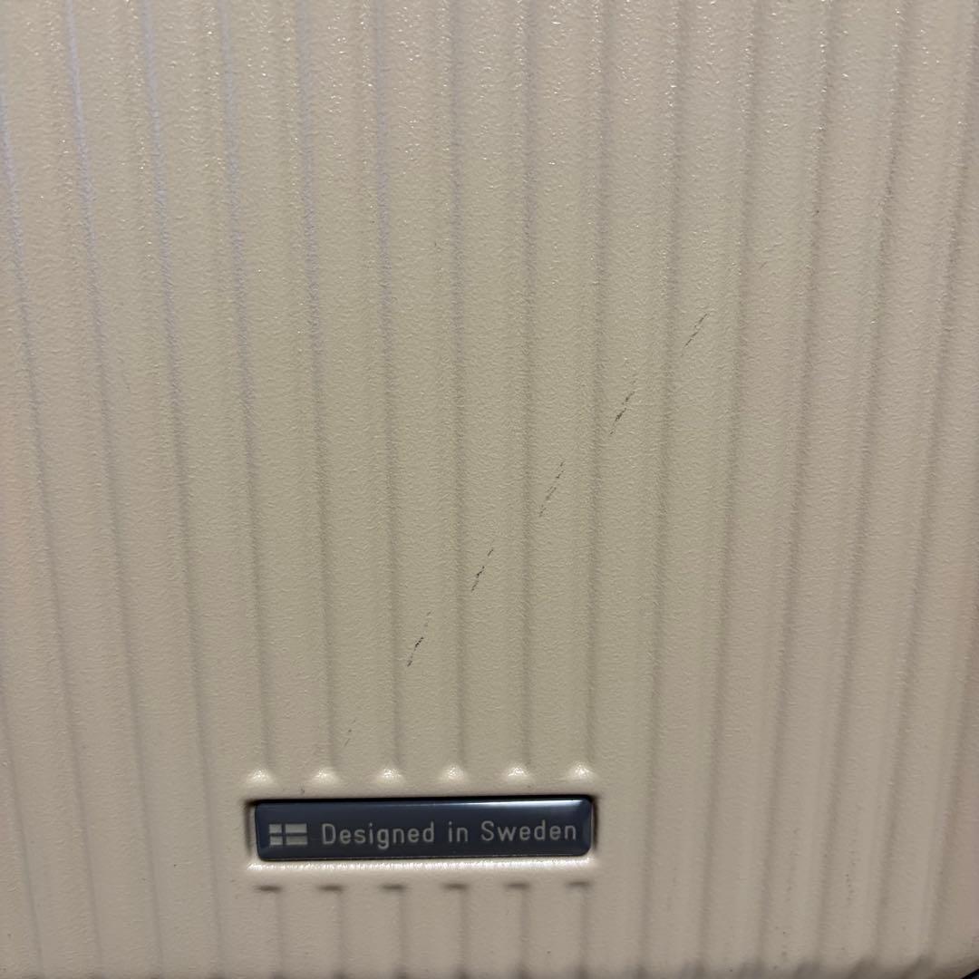 【人気色】イノベーター スーツケース 33L バニラ