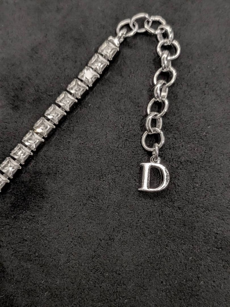 Dior ホワイトフラワーブレスレット　スワロフスキー