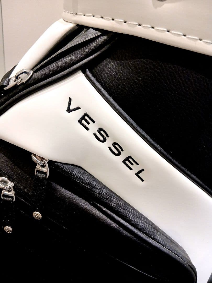☆VESSEL　ベゼル☆未使用品　９型キャディバッグ　APX Staff2.0