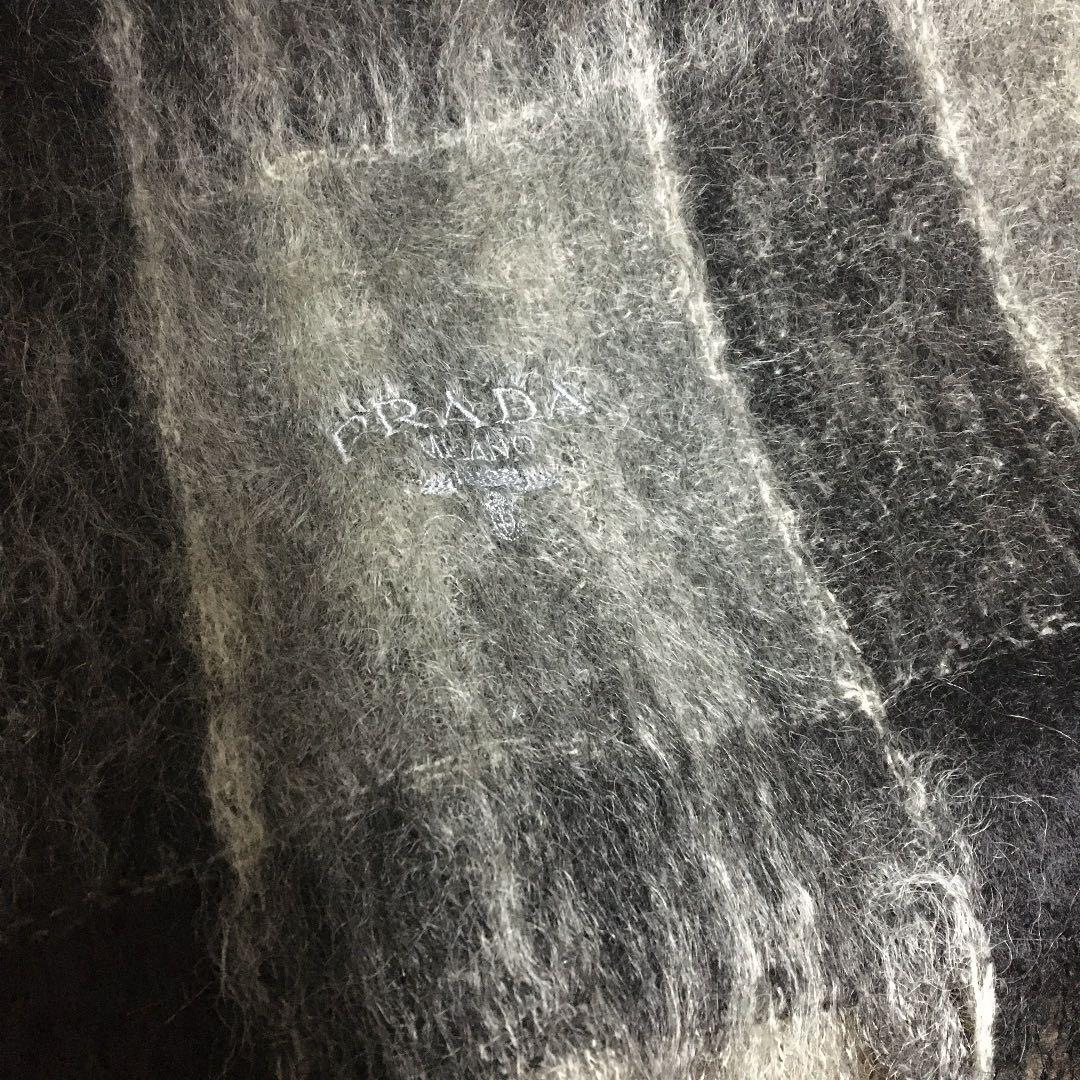 PRADA ストール ひざ掛け／ブラック＆グレー