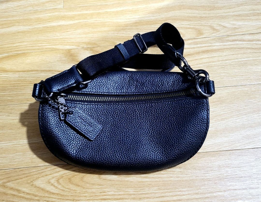 COACH レキシー ブラック レザー ボディバッグ