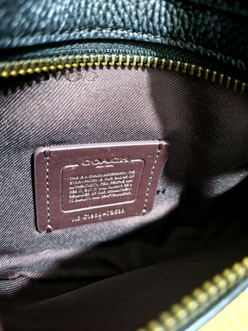 COACH レキシー ブラック レザー ボディバッグ