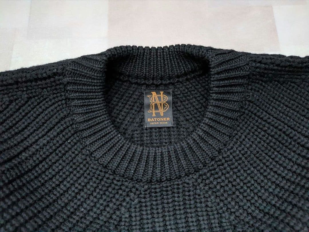 【BATONER】SIGNATURE CREW NECK / BLACK