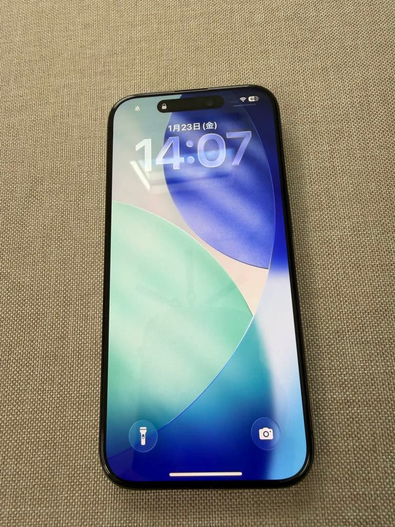 【美品】iPhone 15 pro ブラックチタニウム　256GB