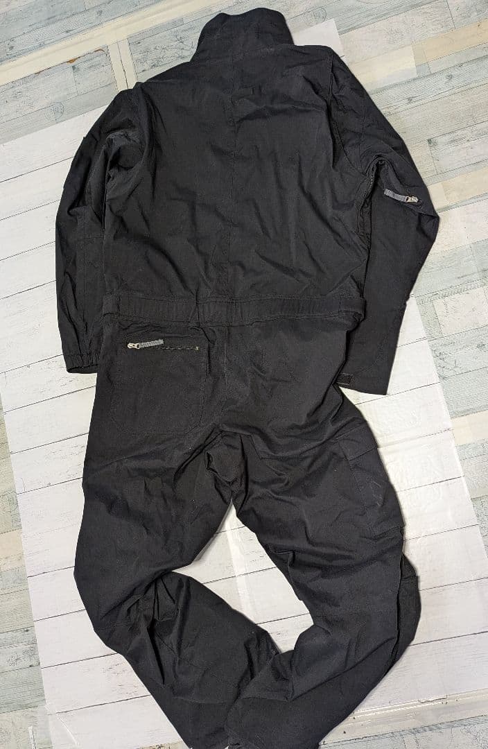 BURTONバートンスノボードスノボースキーウェア　サイズM ANALOGつなぎ