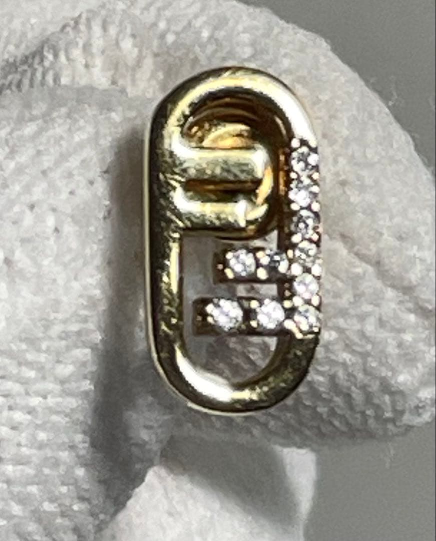 【えい】 FENDI ゴールド ピアス 片耳用