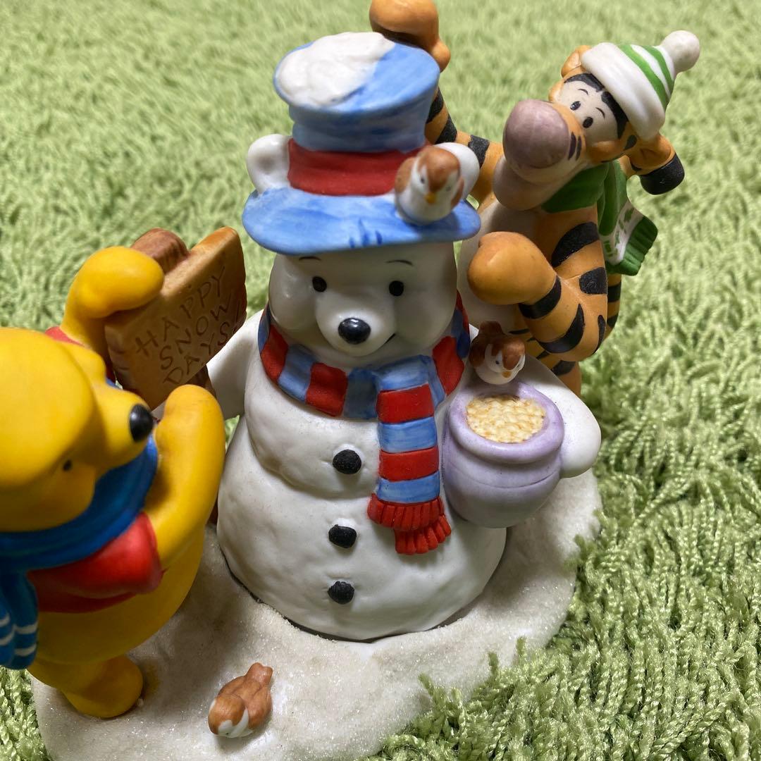 Disney Storeくまのプーさん 雪だるま 陶器 フィギュア - メルカリ