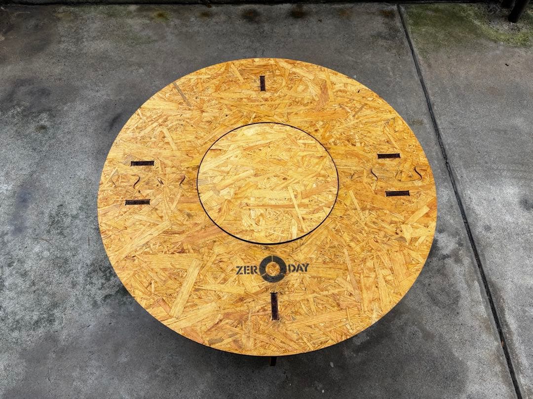 ZERO DAY ゼロデイ　Donuts Table ドーナツテーブル