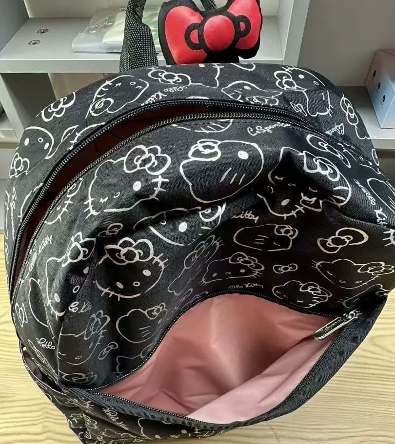 新品 レスポートサック ハローキティ ブラック リュック リボン結び 50周年