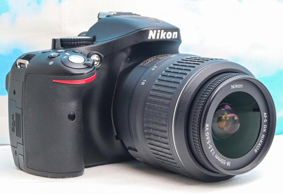 ニコン Nikon D5200⭐️スマホに転送⭐️自撮りも楽ちん⭐️動画OK⭐️