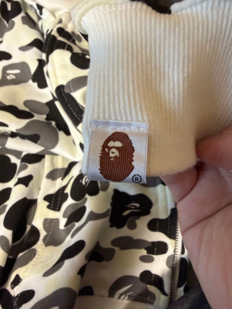 komomoA Bathing Ape シャークパーカー　蓄光白黒Lサイズ