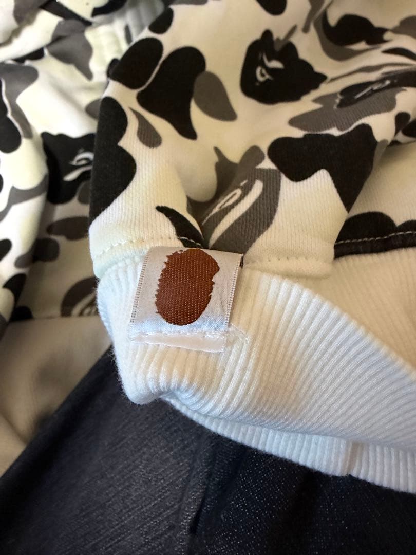 komomoA Bathing Ape シャークパーカー　蓄光白黒Lサイズ