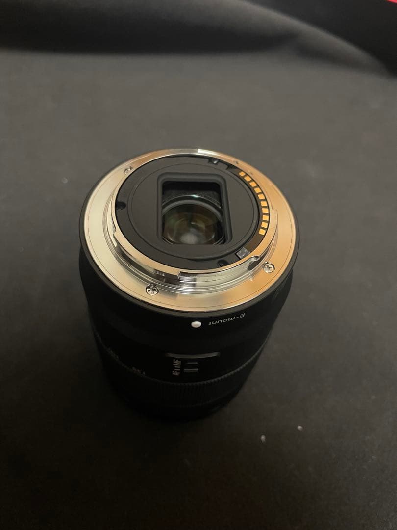 美品SONY 18-135mm f3.5-5.6ズームレンズ sel18135
