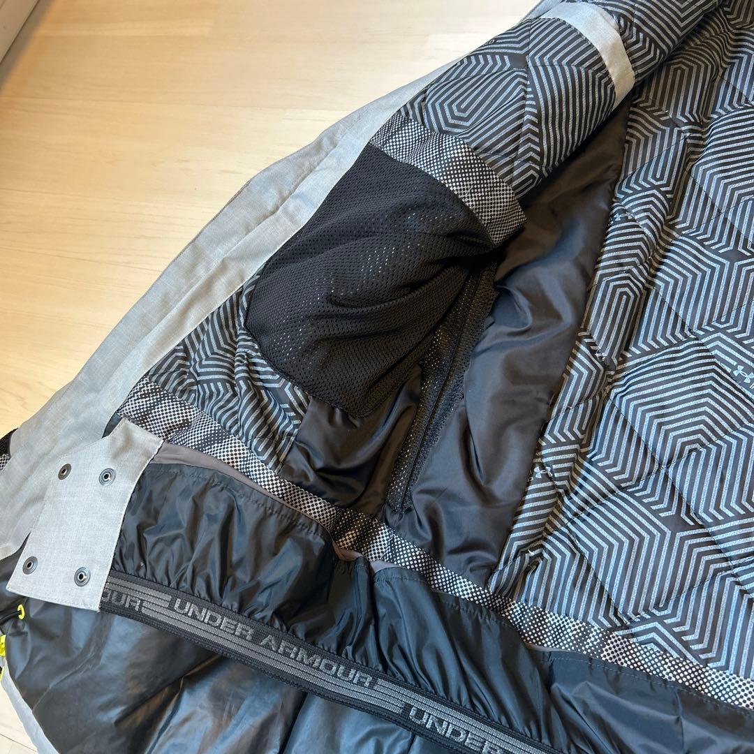 アンダーアーマー　メンズSM スキーウェア　多機能　２回着用　しっかりした素材