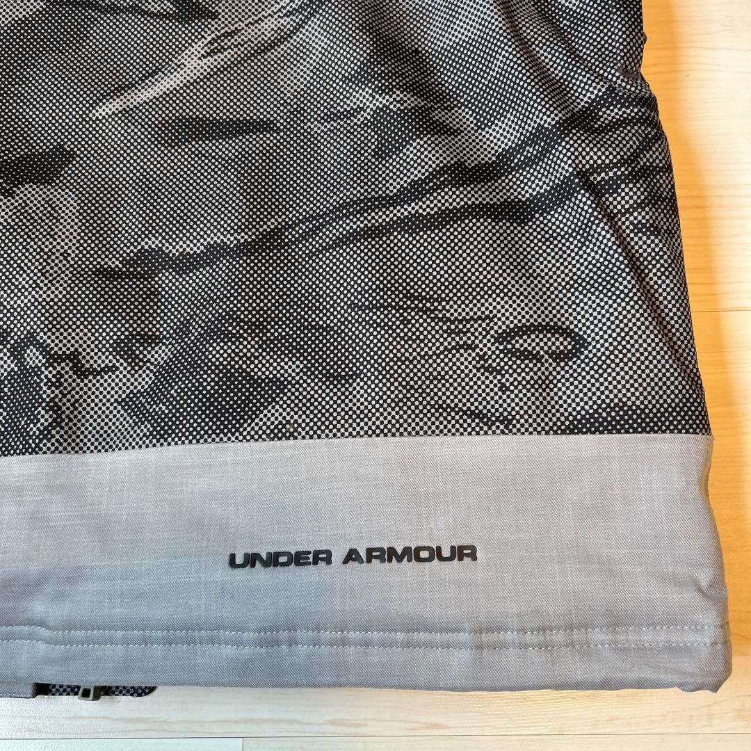 アンダーアーマー　メンズSM スキーウェア　多機能　２回着用　しっかりした素材