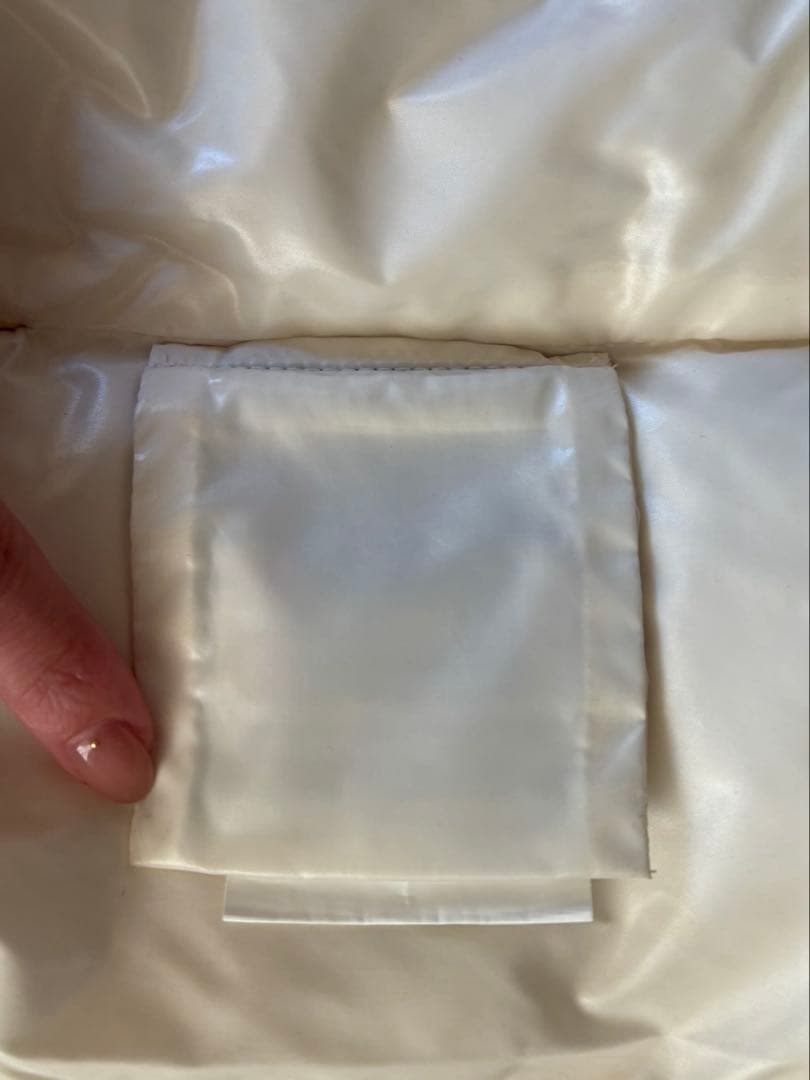 MONCLER モンクレール ダウンマフラー ホワイト　118cm