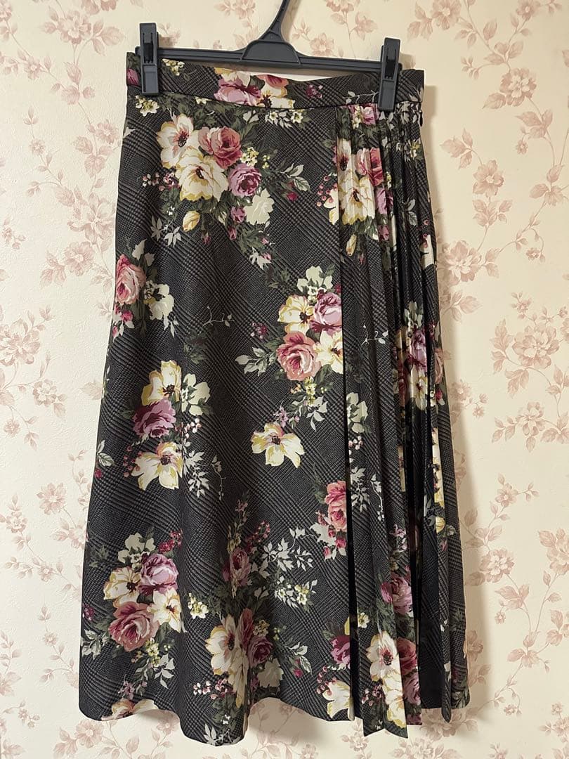 インゲボルグ　チェックブーケptスカート　プロフィール