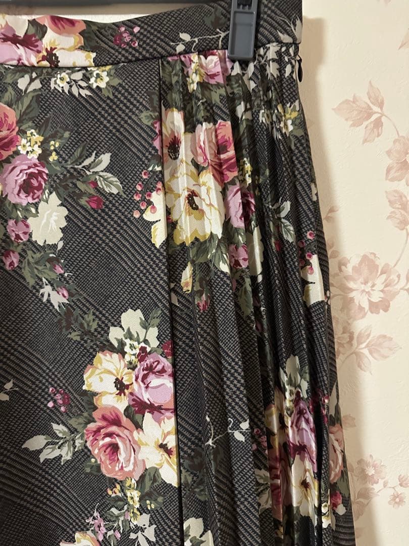 インゲボルグ　チェックブーケptスカート　プロフィール