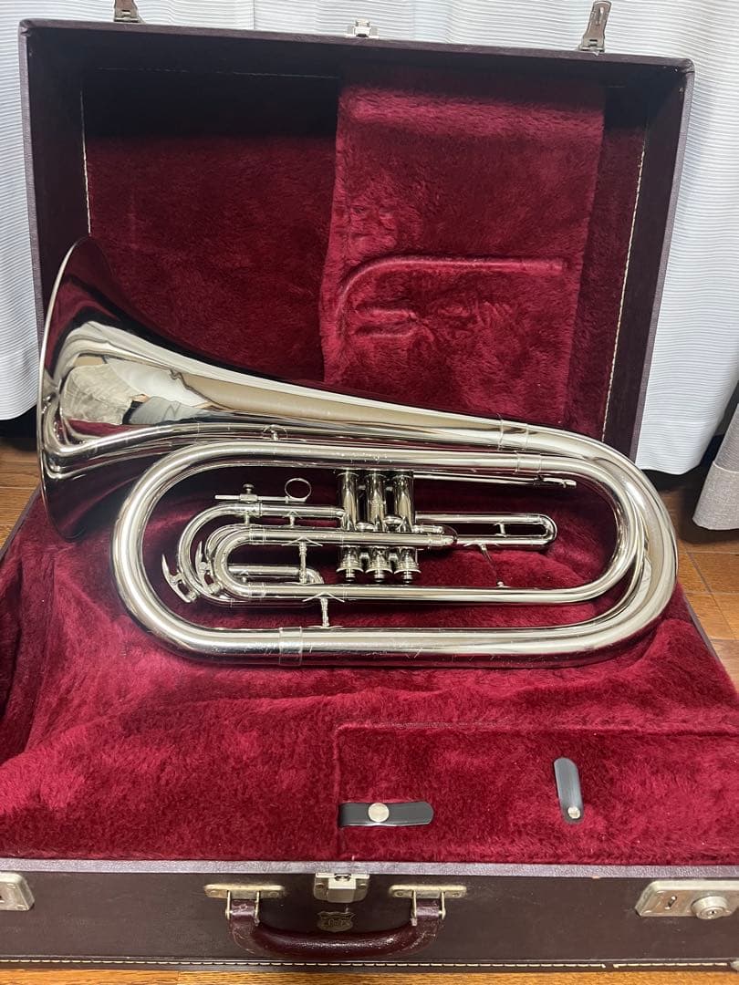 マーチングバリトン CONN 136E - メルカリ