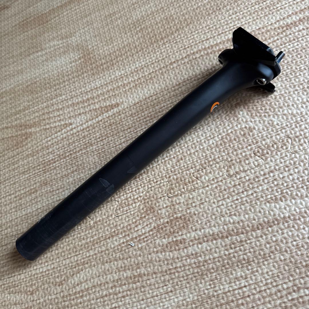 ワンバイエス カーボン メルト シートポスト　27.2φ