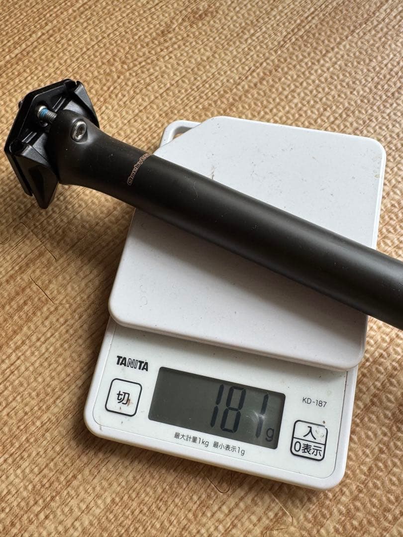 ワンバイエス カーボン メルト シートポスト　27.2φ