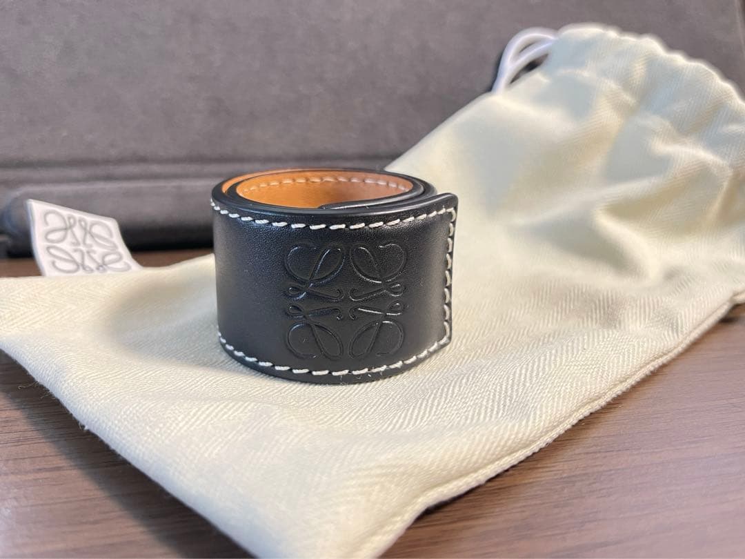 【美品】ロエベ バングル　リストバンド　黒レザー