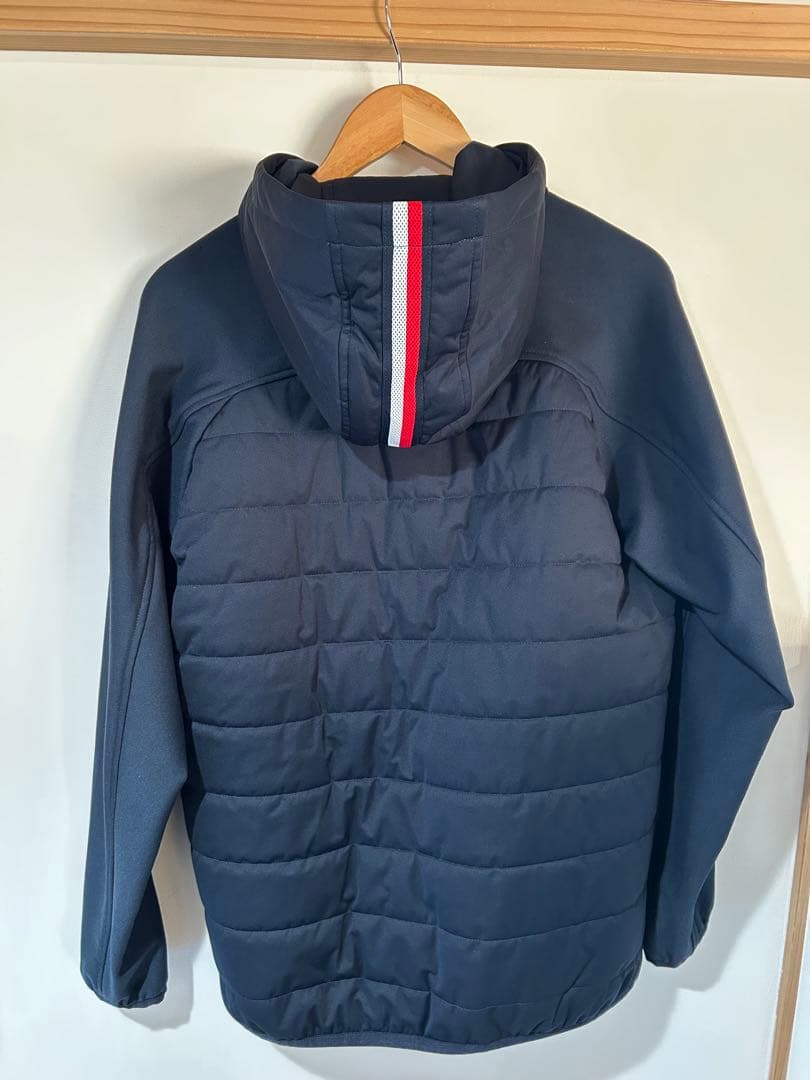 トミーヒルフィガー ゴルフ　アウター