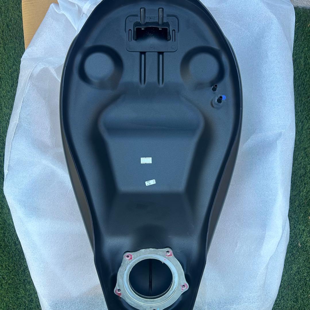 カワサキ　新型エリミネーターマットブラック　タンク・パッド付