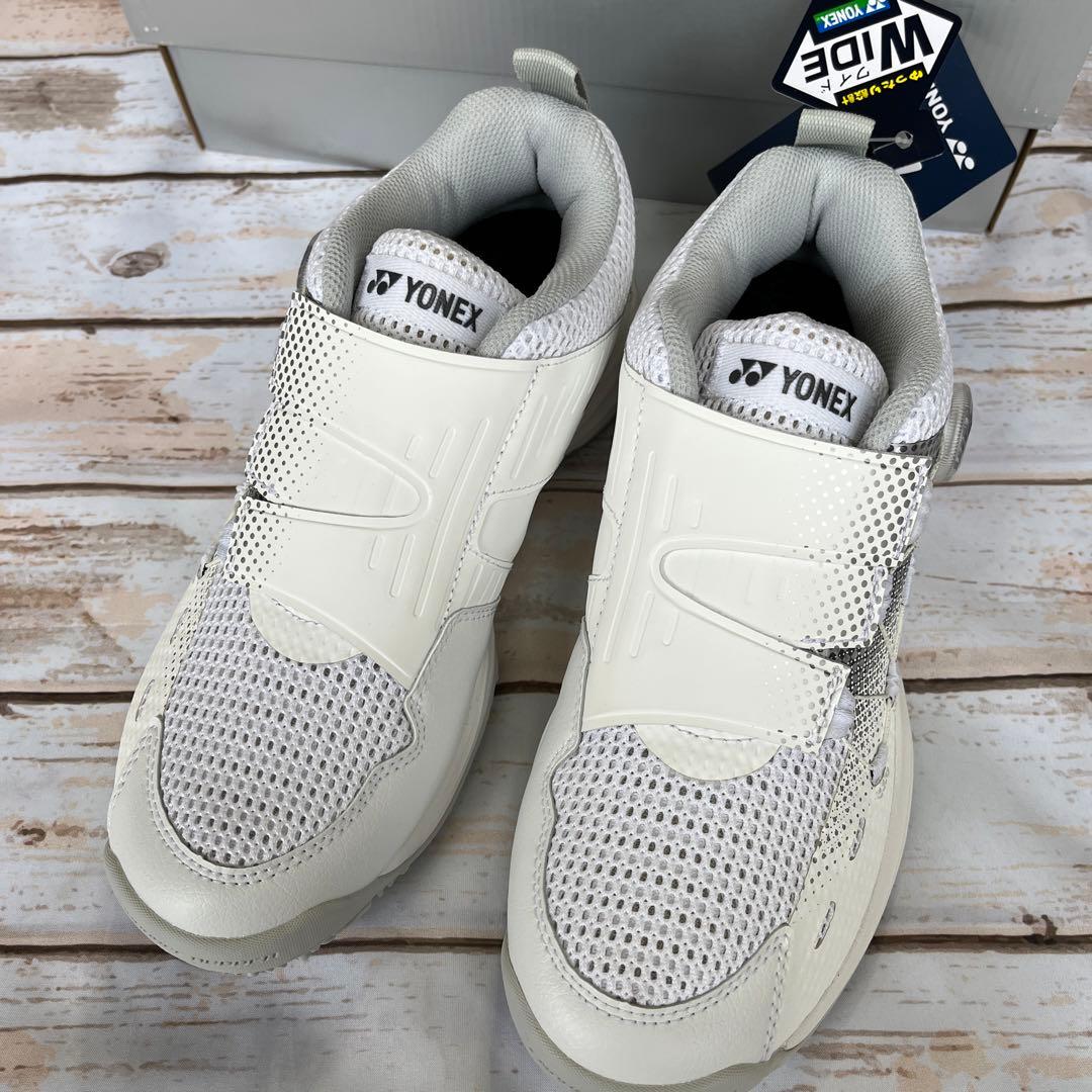 ヨネックス　パワークッションコンフォートワイドダイヤル4GC 白　26.0㎝新品