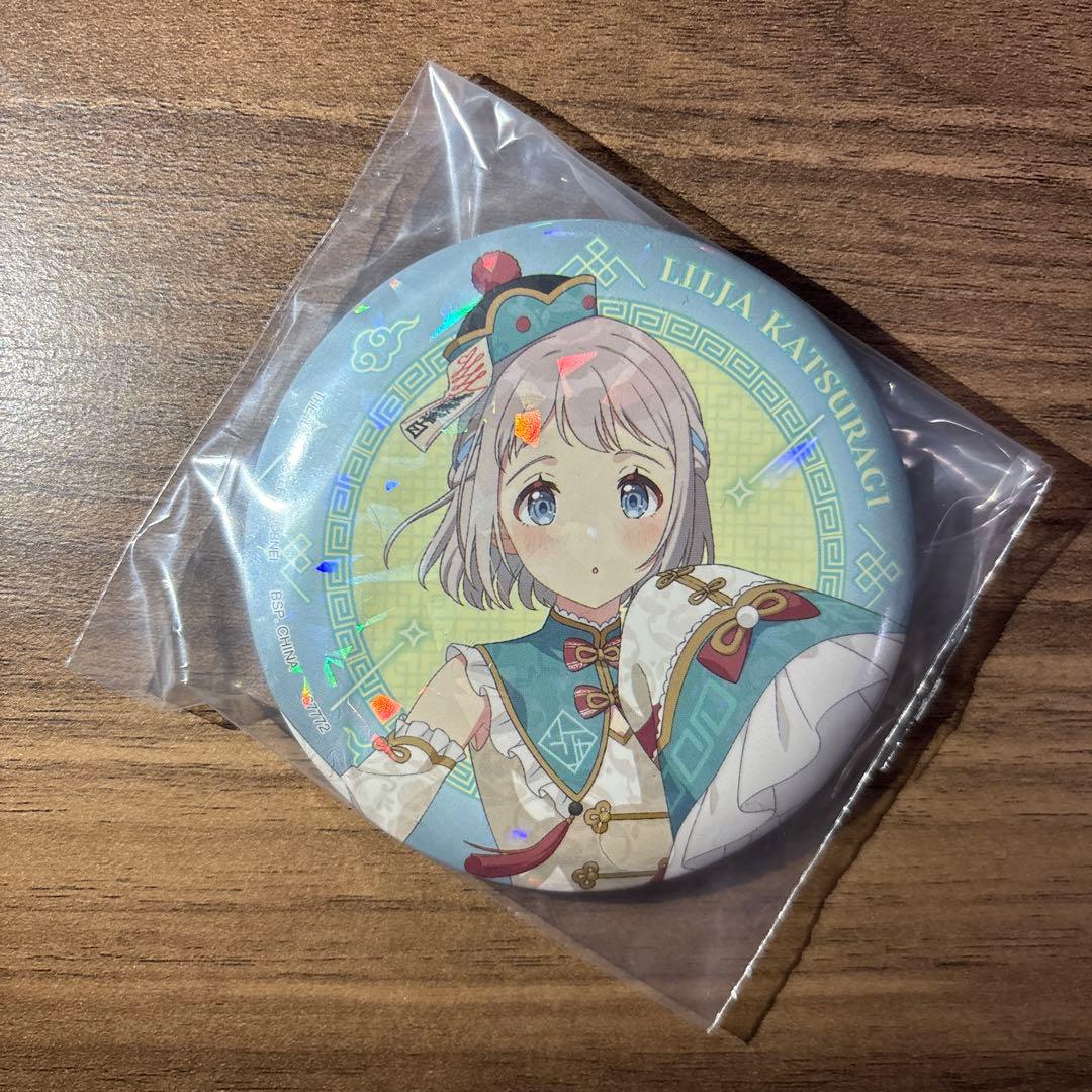 学マス 葛城リーリヤ 缶バッジ - メルカリ