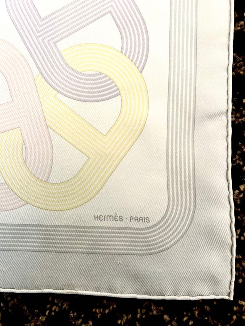 エルメススカーフ カレ45 ガブロッシュ 柄名:24フォーブルのサーキット