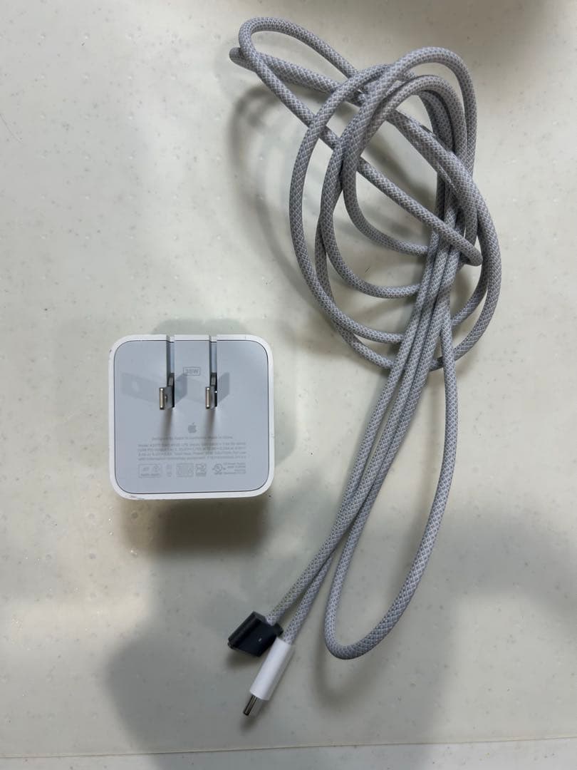 Apple MacBook Air (M2, 2023) 15インチ