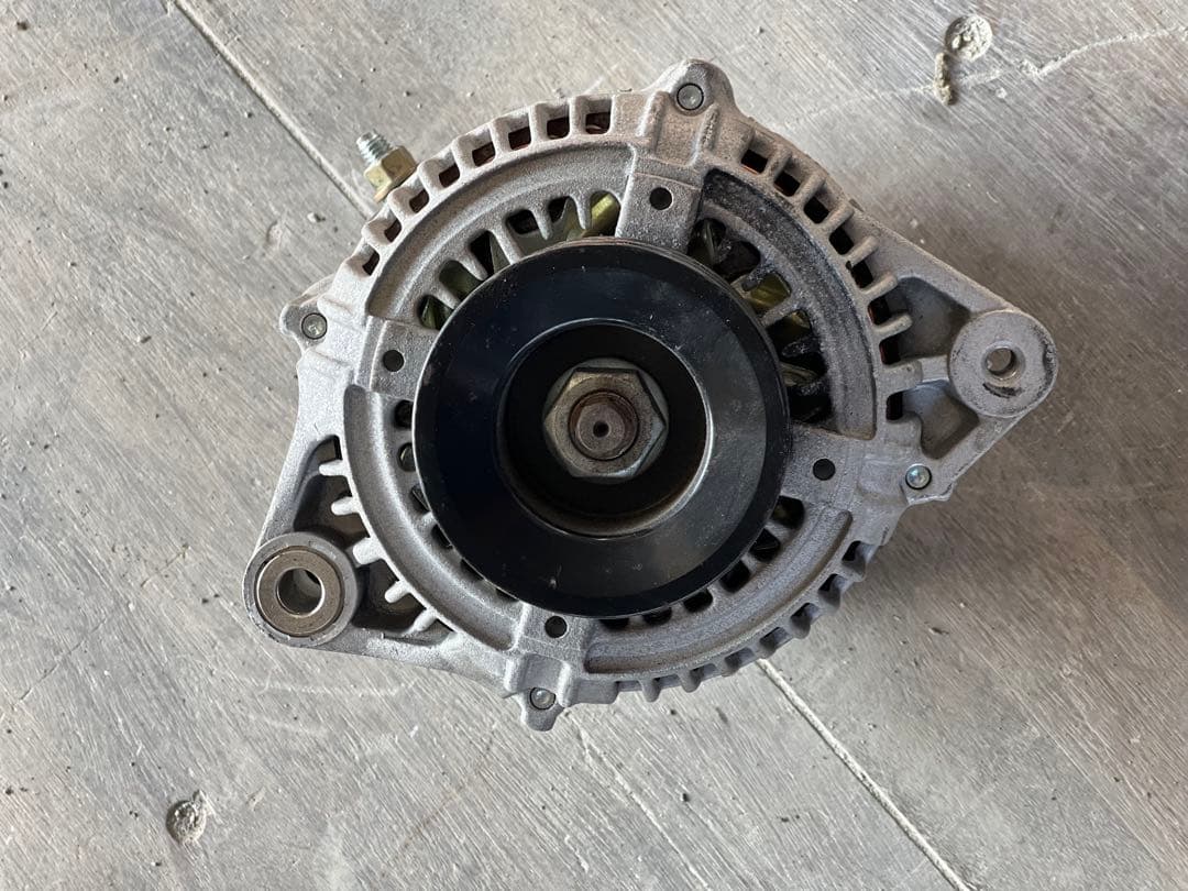 ランクル80系(FZJ80G)オルタネーター(ダイナモ) 中古