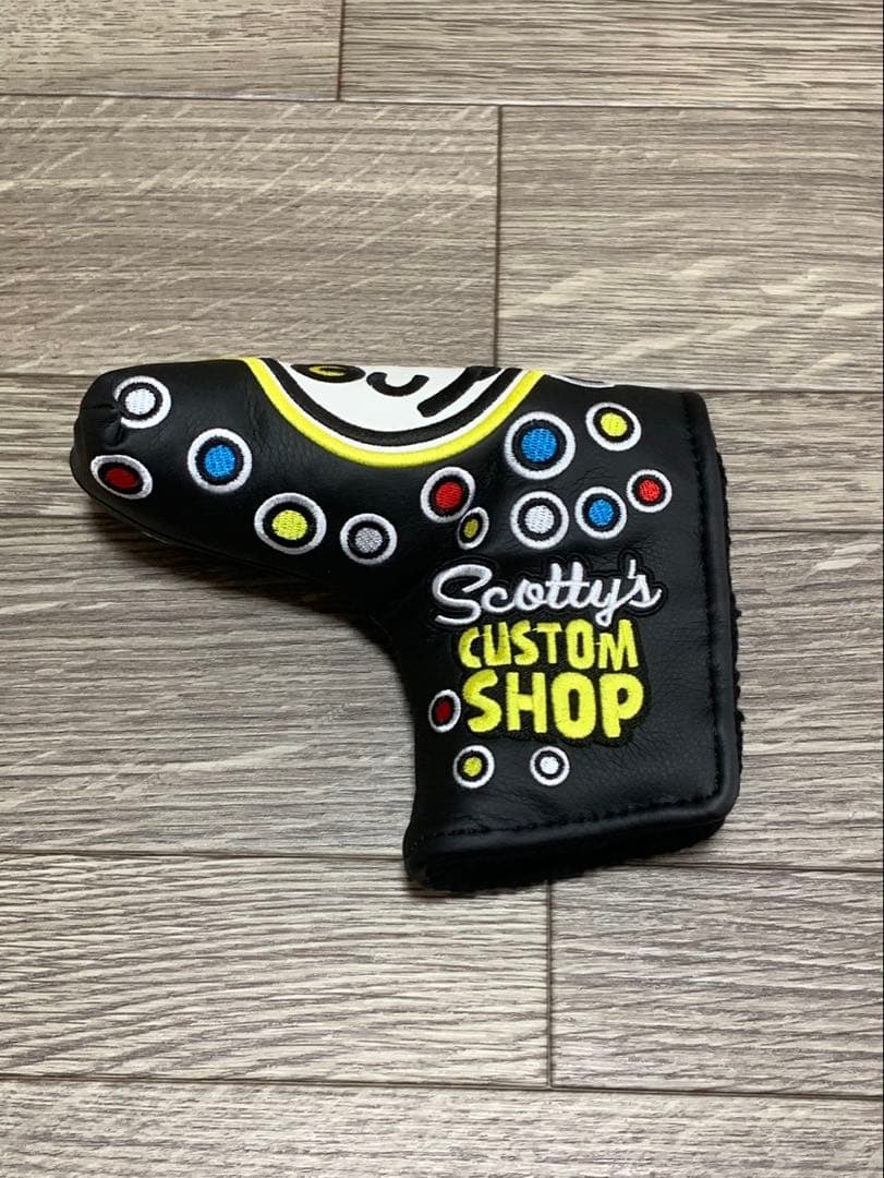 スタンド式キャディバック ピエロデザインのブラックです！パター