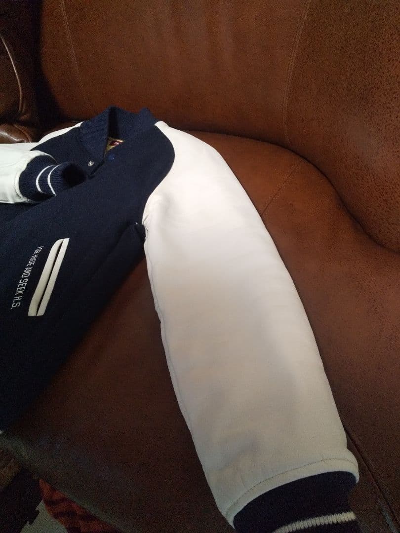 ハイドアンドシーク　ネイビー　スタジャン　美品