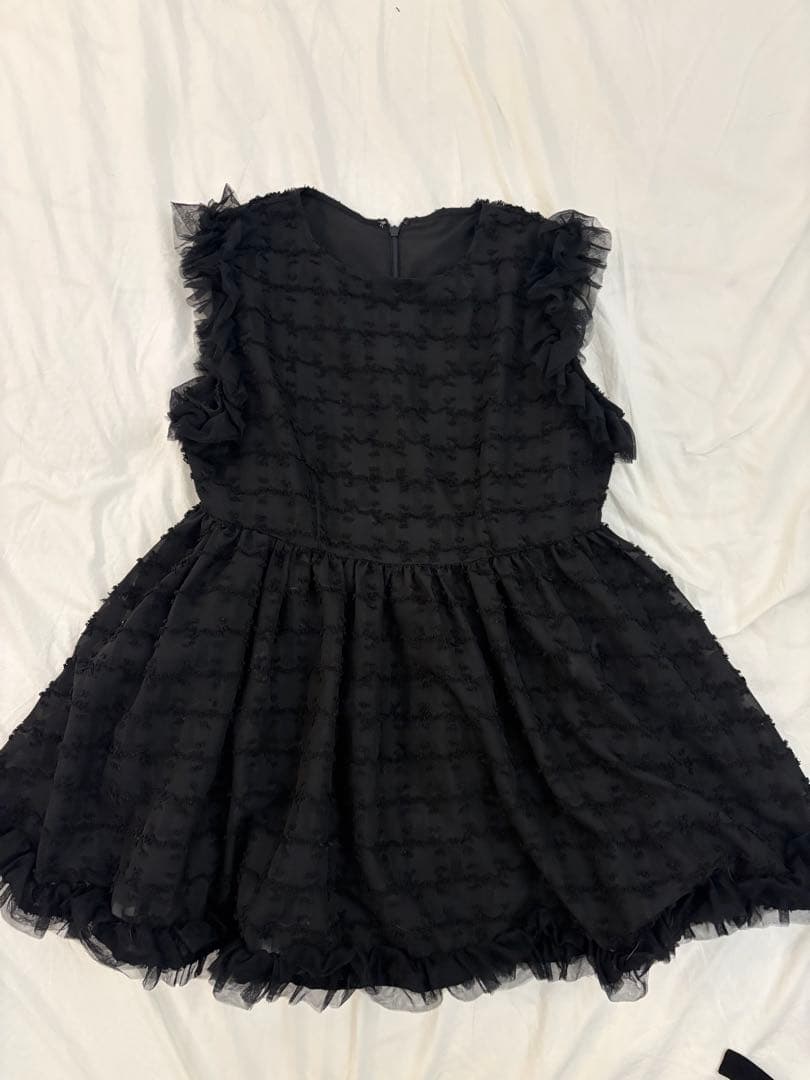 Treat Urself ブラックノースリーブミニワンピース - メルカリ