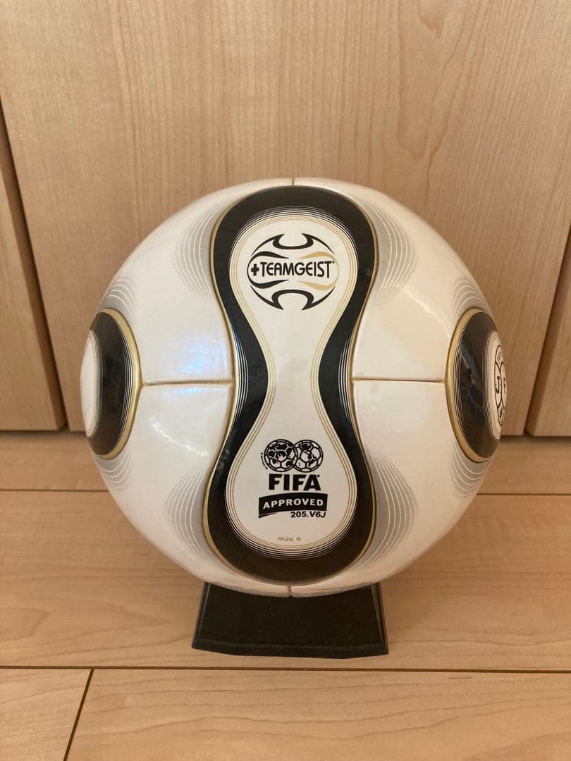 ラスト一つ チームガイスト サッカーボール 5号球 公式球 TEAM GEIST