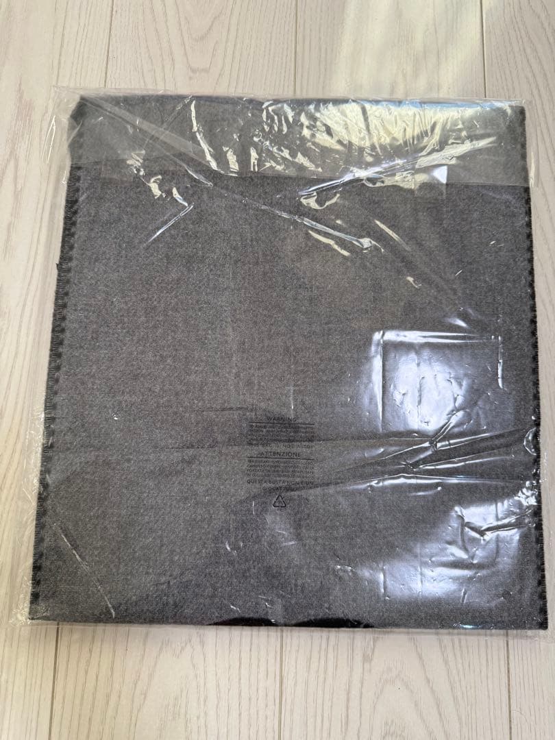 GUCCIマフラー ブラック•グレー