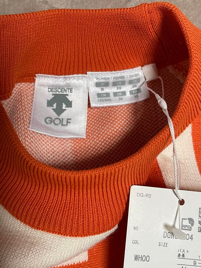 新品　デサントゴルフウェア　上下セット　レディースセータースカートセット