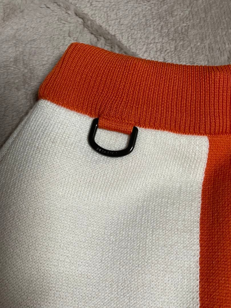 新品　デサントゴルフウェア　上下セット　レディースセータースカートセット